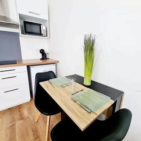 2 Cosy En Centre-ville - Puy Dufou Apartment